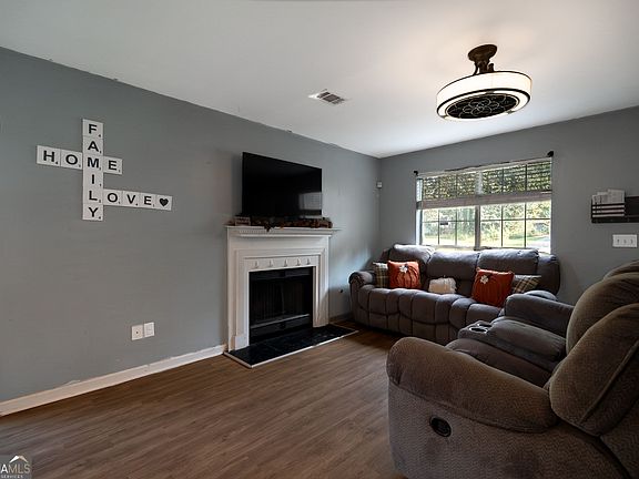 3rd image of 1302 Iron Gate Blvd