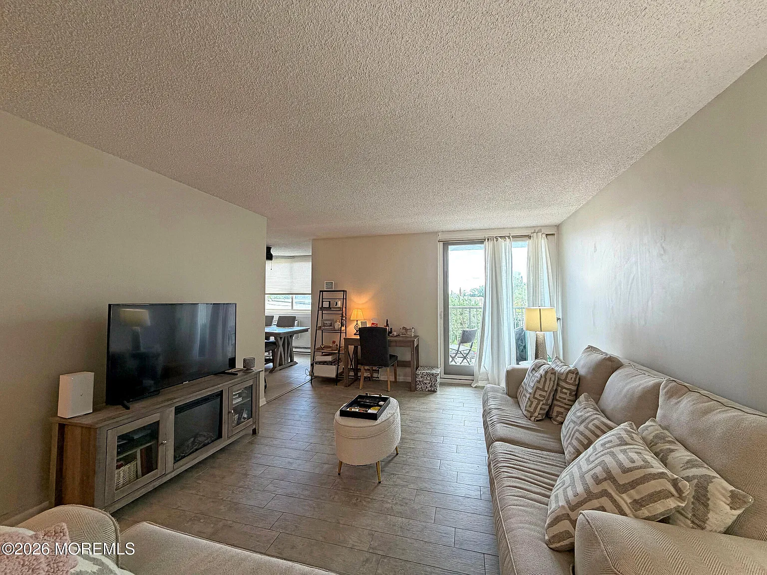 1 bed, 910 sqft, $2,600 — Photo 4