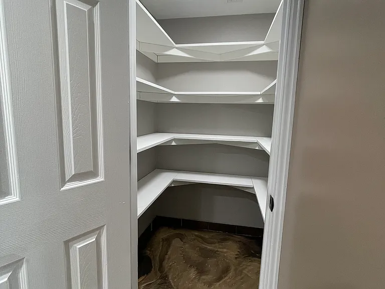 1072 Bordentown Ave — Photo 12