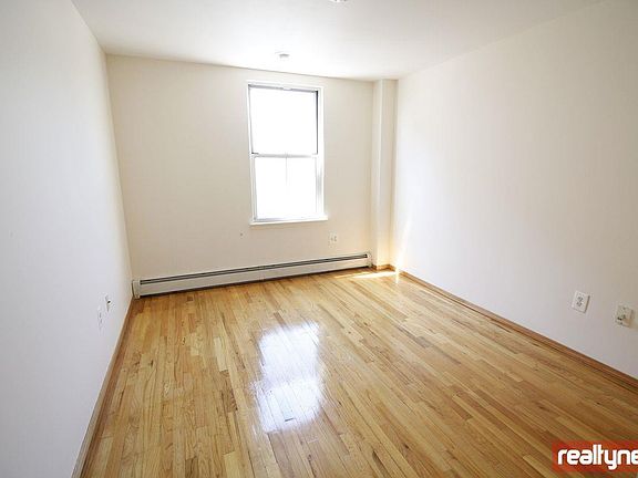 3rd image of 464 Carlton Ave #2