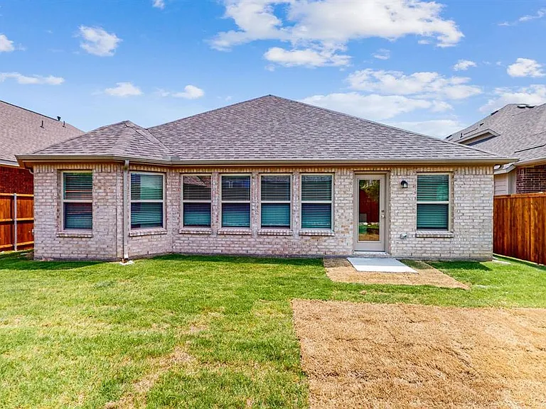 5809 Sandown Dr — Photo 28