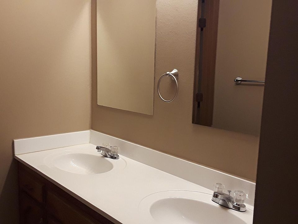 1st image of 101 NE Timbercreek Dr