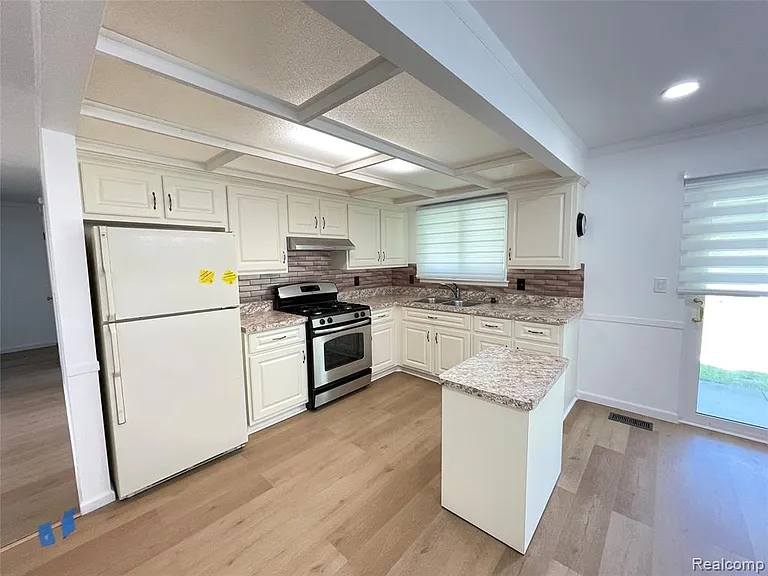 32827 Dover Ave — Photo 14