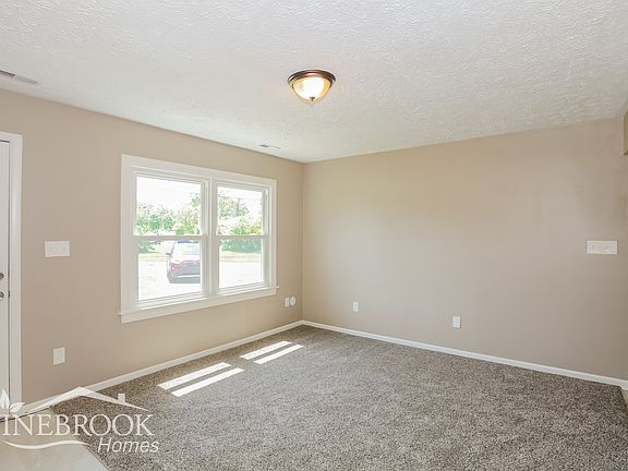4th image of 3298 Niagara St