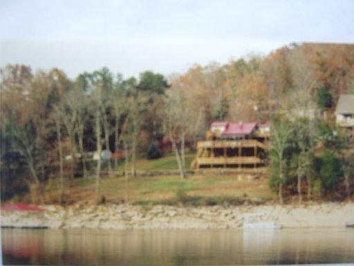 3rd image of 166 Oak Ln