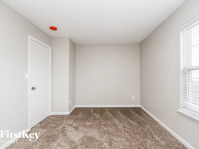 37 Lasalle Ln — Photo 13