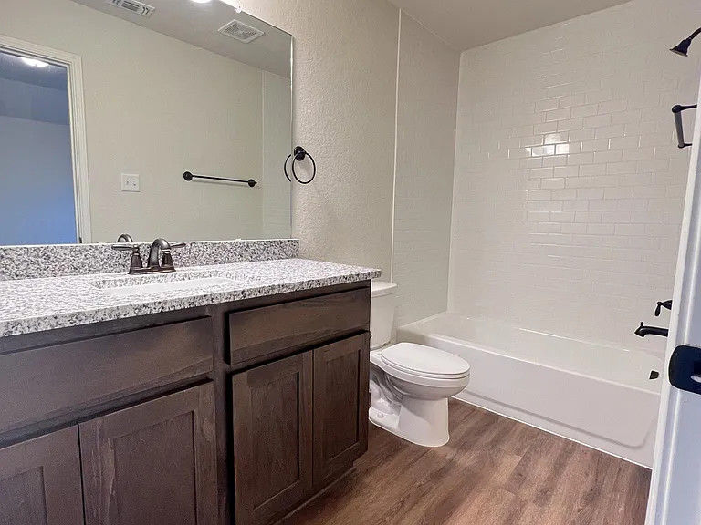 13841 Enzo Gate #101 — Photo 13