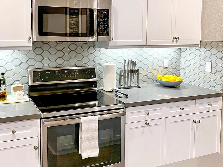 91 Sterling Ln — Photo 4