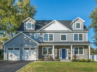7 Demarest Rd, Livingston, NJ 07039