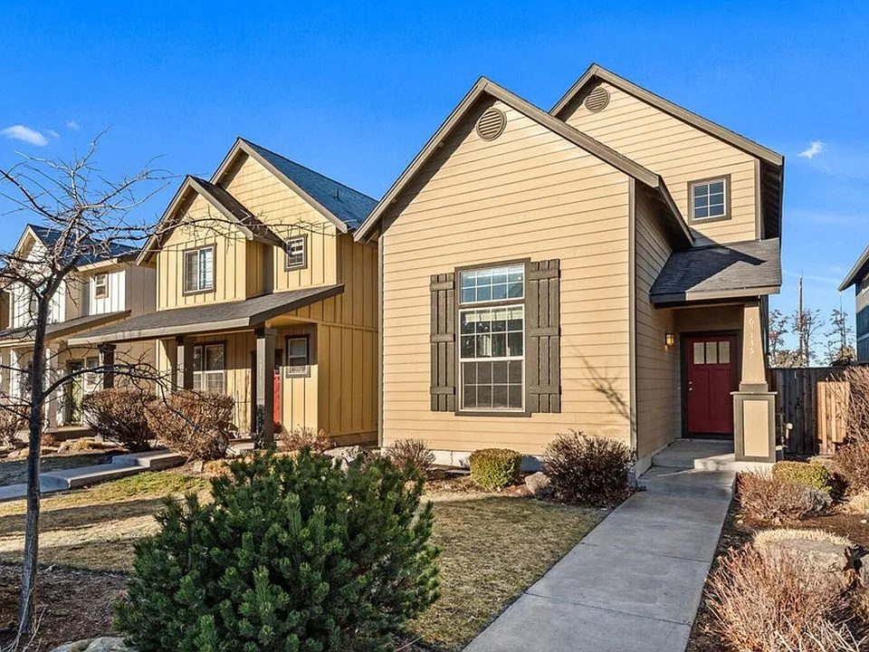 63135 NE Beaufort Ct