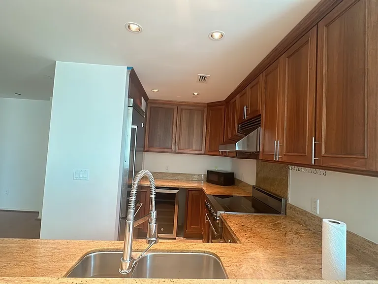 1199 Bishop St #16B — Photo 32