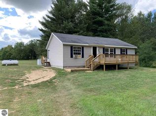 1815 E County Line Rd, Hale, MI 48739