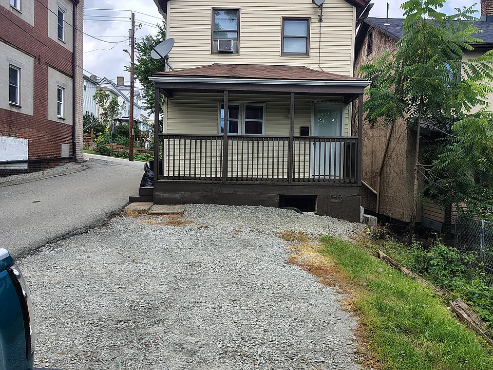 110 Laird St