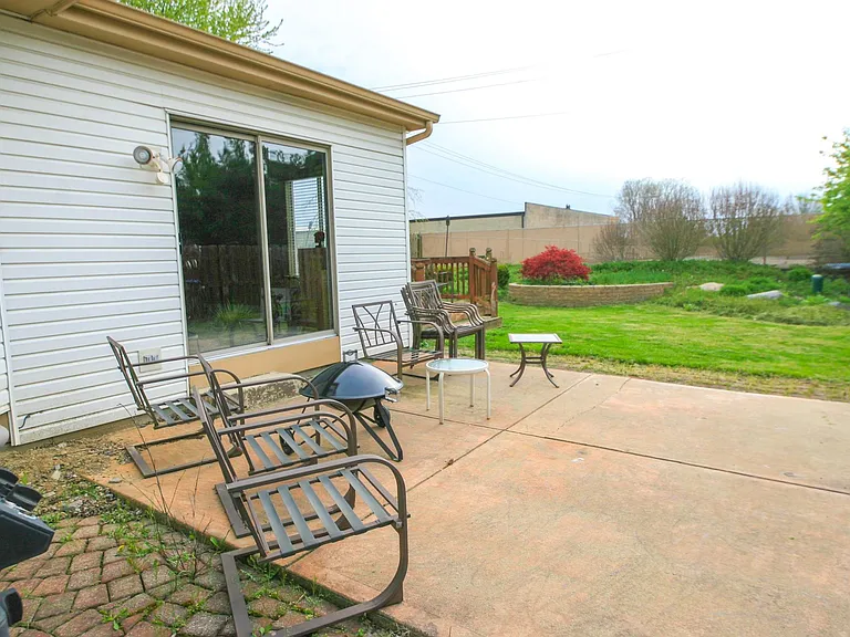 1310 Abbeyhill Dr — Photo 36
