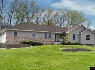 115 Pheasant Dr, Mankato, MN 56001