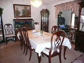 3rd image of 10 Lollypine Ln