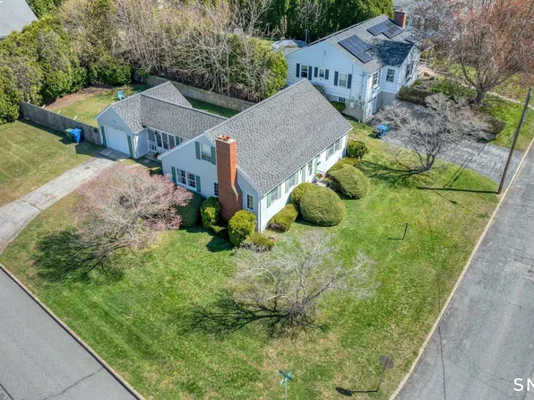 79 Longview Street, Waterford, CT 06385