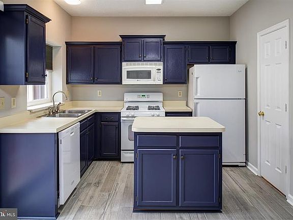 4th image of 7116 Strawn Ct