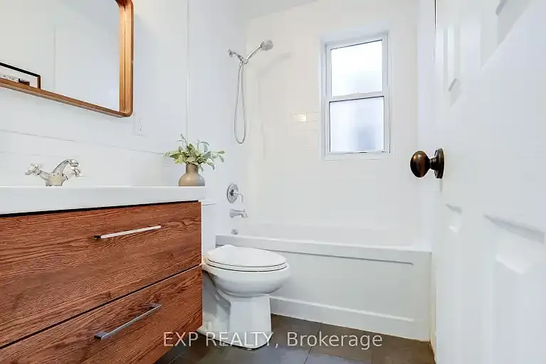 146 Hanson St #1A — Photo 4