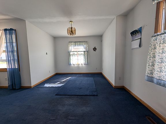 5th image of 3522 Crane Ave