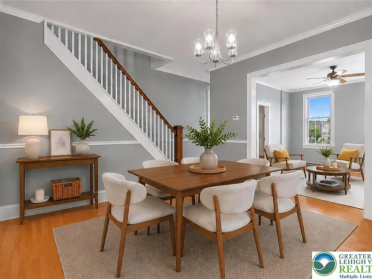 227 E Garrison St — Photo 6