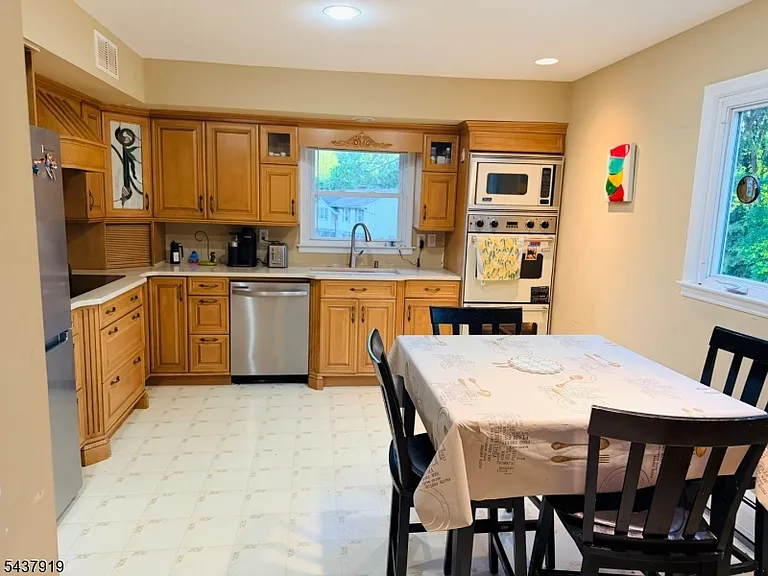 7 Doremus Dr — Photo 8