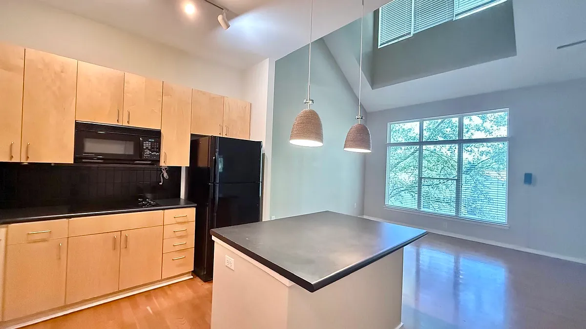 Building Photo - 2125 Southend Dr #310