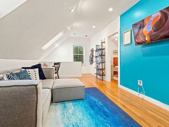 4th image of 51 New Ocean St #3
