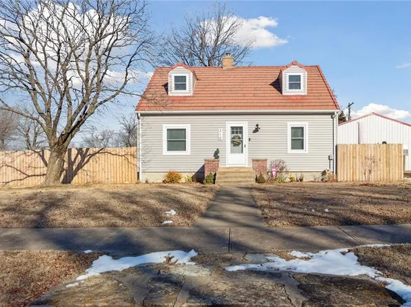 310 W Neosho Ave, Thayer, KS 66776