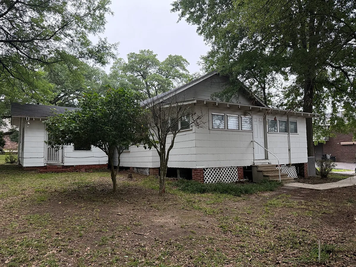 Building Photo - 104 S 23rd Ave