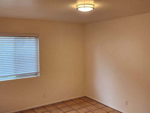 4th image of 895 Empire Ave #103