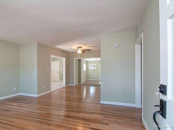 5th image of 625 W Washington Ave