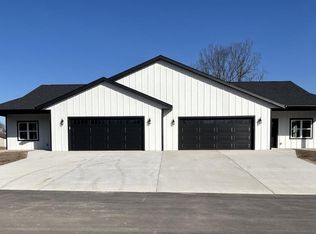 1220 Prairie Avenue, Janesville, WI