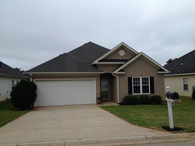 1st image of 106 Pin Oak Dr