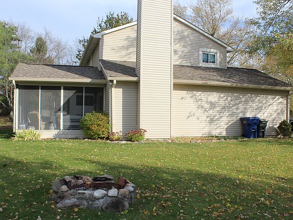 2nd image of 25 Village Walk Ct
