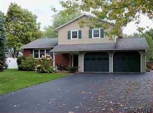 24 Grantwood Rd, Delmar, NY 12054