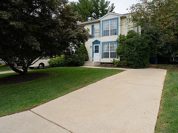 2nd image of 1678 Brimfield Cir