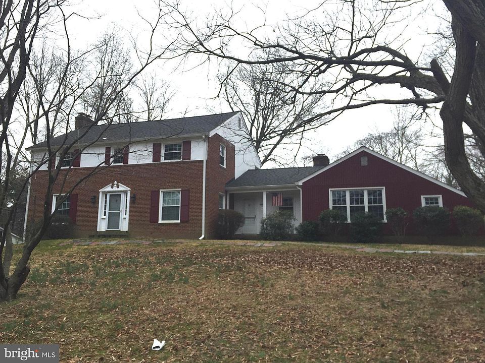 1st image of 8909 Gallant Green Dr