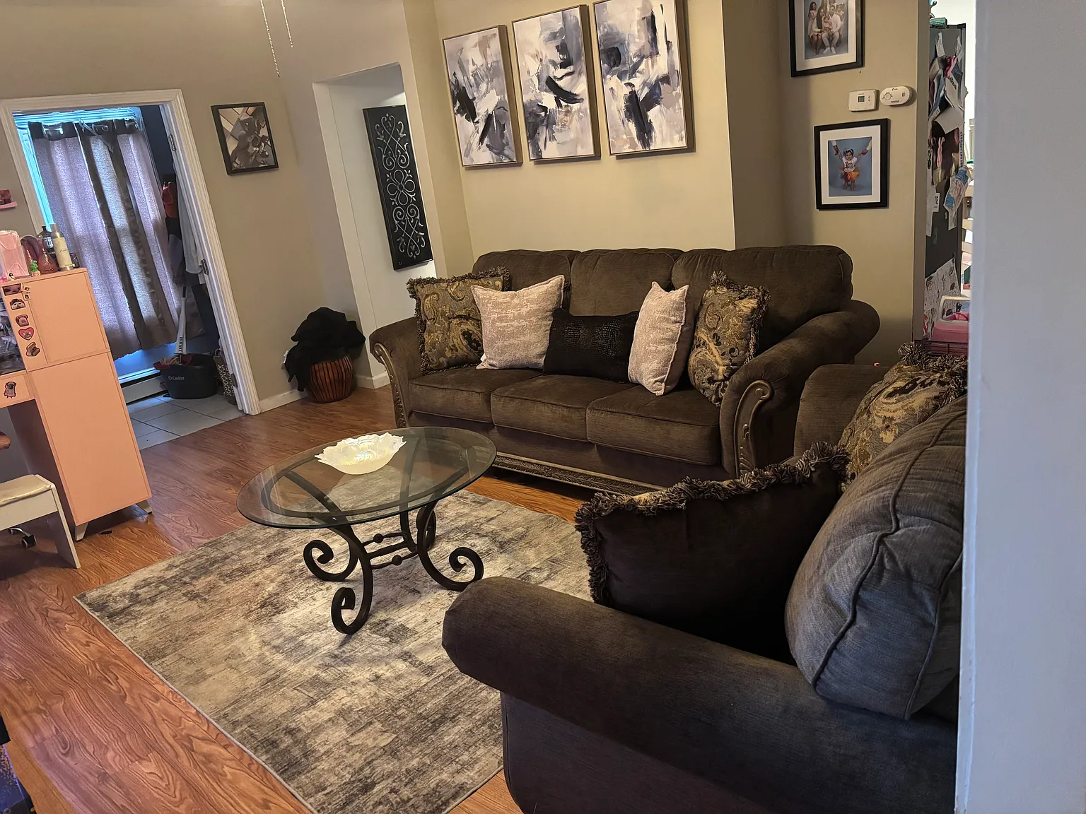 3 bed, 1.5 bath, 1400 sqft, $2,350 — Photo 3