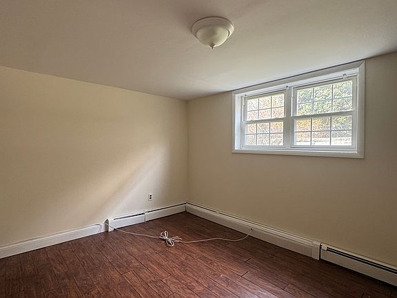 3rd image of 1613 Valley St Floor 1