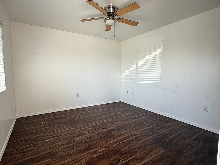 369 W 3rd St S #3 — Photo 9