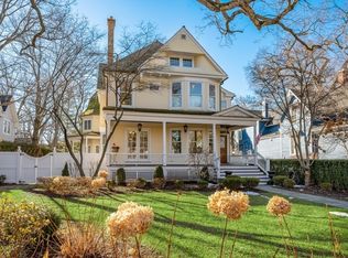 815 Lake Ave, Wilmette, IL
