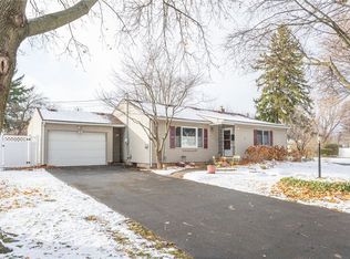 31 Ridge Port Dr, Rochester, NY 14617