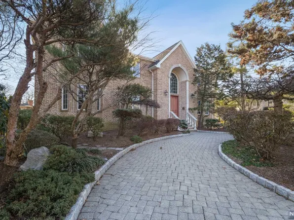 653 Summit St, Englewood Cliffs, NJ 07632