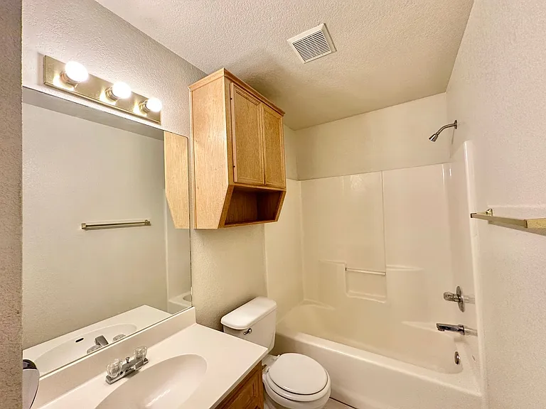 5206 Daybreak Dr — Photo 13