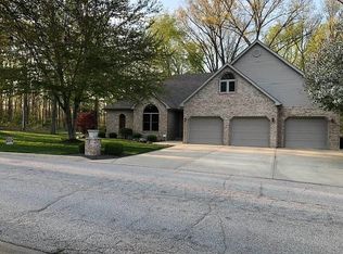 1085 W Krislynn Woods Ave, West Terre Haute, IN 47885