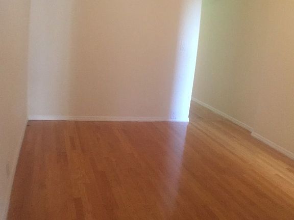 3rd image of 61 W 105th St APT 6