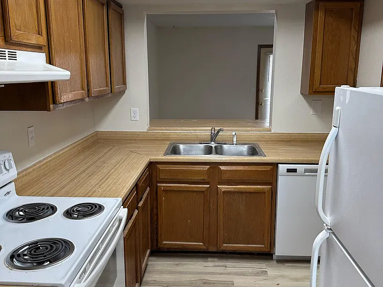 303 Foxfire Dr — Photo 7