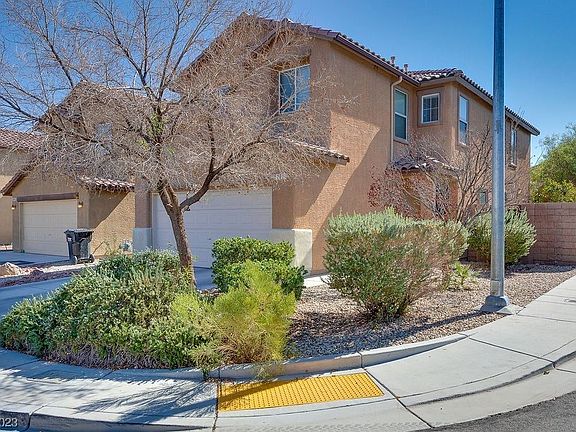 3rd image of 205 Lantana Breeze Dr