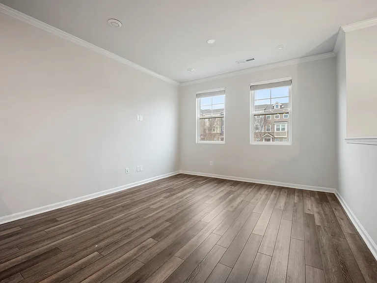 6654 Perry Creek Rd — Photo 10